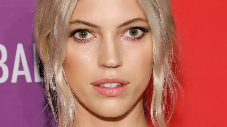 Vlnitý účes Vlnitý účes