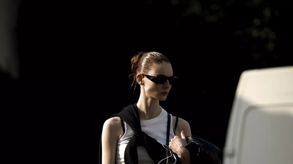 Model Off-Duty Look Model Off-Duty Look