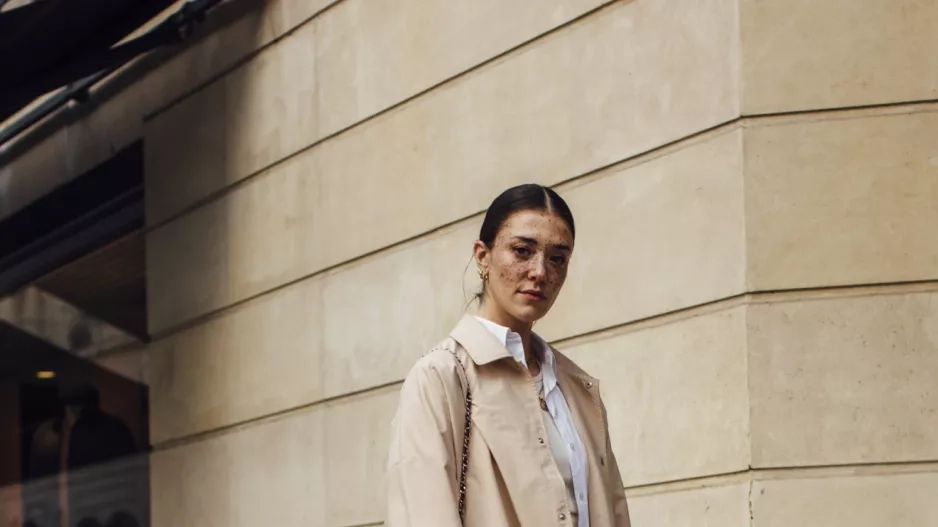 Model Off-Duty Look Model Off-Duty Look