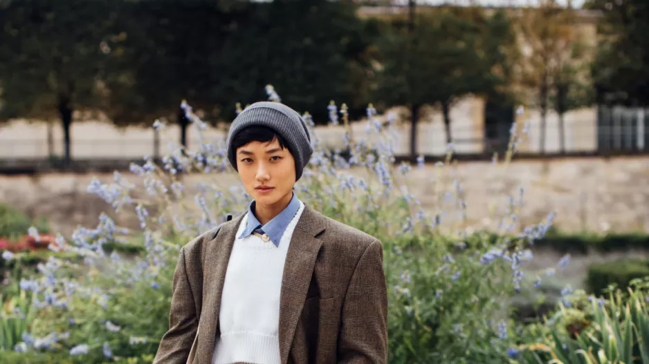 Model Off-Duty Look Model Off-Duty Look