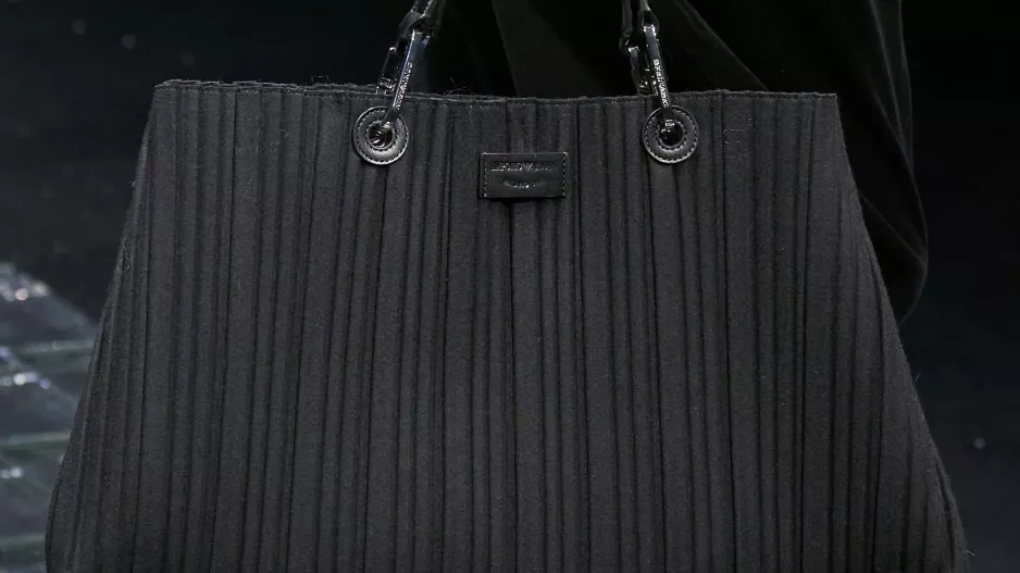 Velkou, větší, největší! Odpověď na to, jakou kabelku si teď pořídit Velkou, větší, největší! Odpověď na to, jakou kabelku si teď pořídit