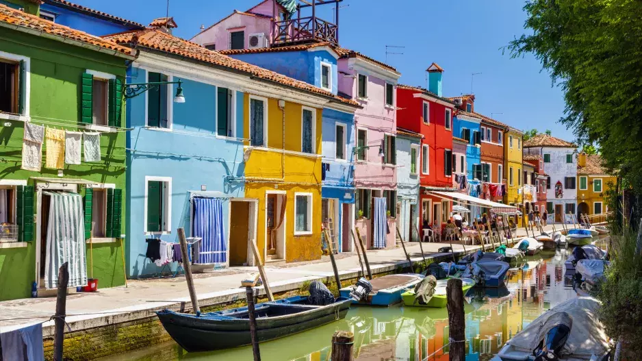 Ostrov Burano v Itálii Ostrov Burano v Itálii