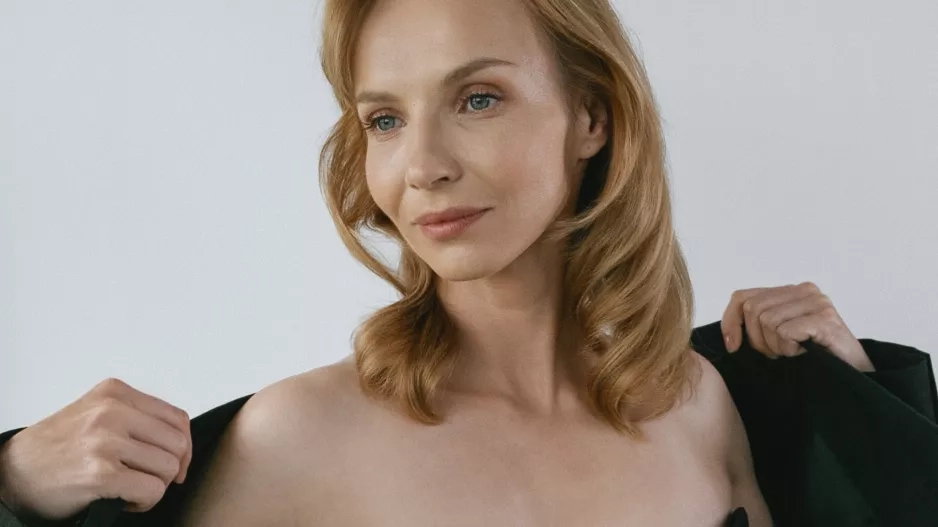 Elle Beauty Lounge Red Elle Beauty Lounge Red