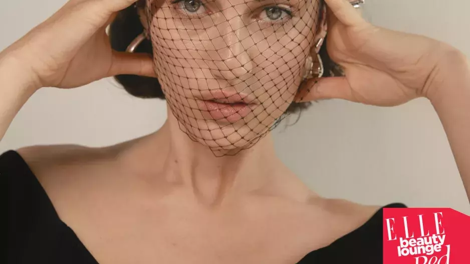 ELLE Beauty Lounge Red ELLE Beauty Lounge Red