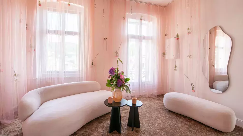 ELLE Beauty Lounge ELLE Beauty Lounge