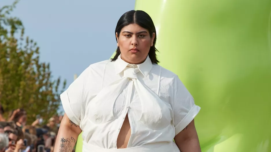 Sinéad O'Dwyer, přehlídka Eveything opens to touch Sinéad O'Dwyer, přehlídka Eveything opens to touch