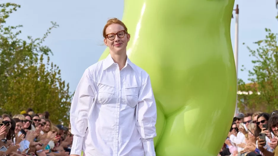 Sinéad O'Dwyer, přehlídka Eveything opens to touch Sinéad O'Dwyer, přehlídka Eveything opens to touch