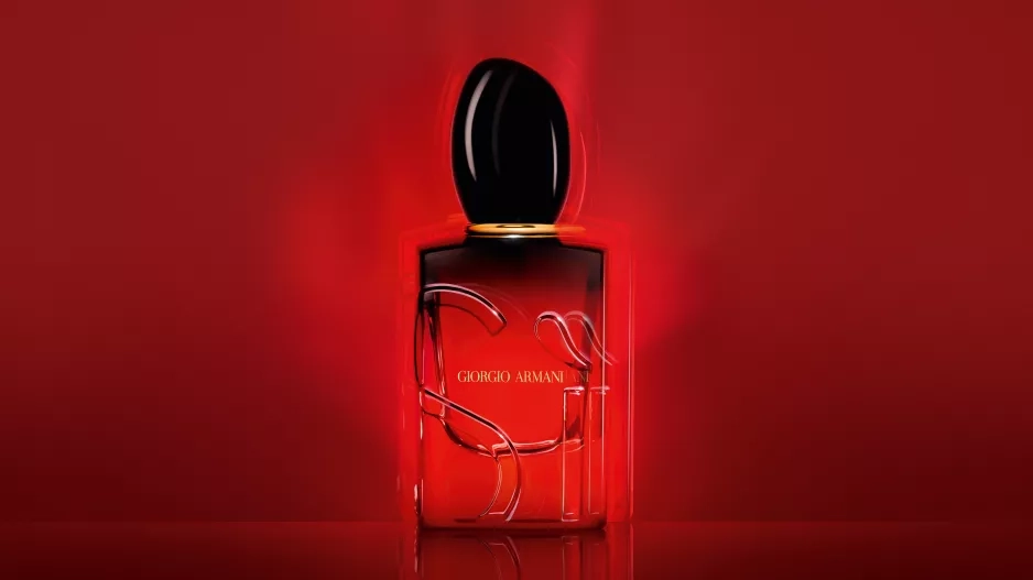 Nový parfém Sì Passione Eau de Parfum Intense od Armani Beauty Nový parfém Sì Passione Eau de Parfum Intense od Armani Beauty