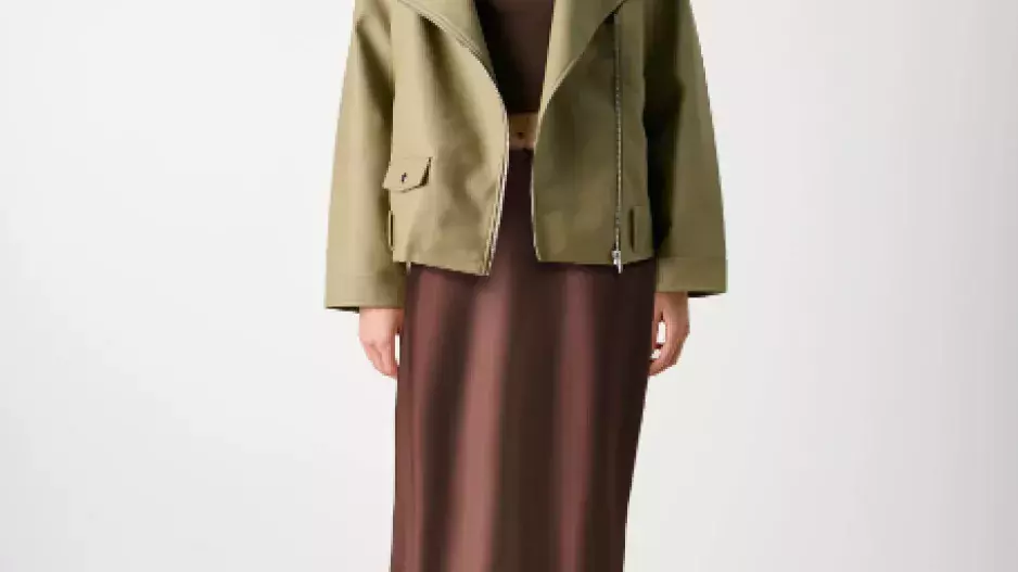 Hnědá sukně Hnědá sukně