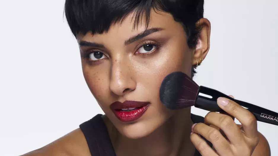 Douglas loose powder Douglas loose powder