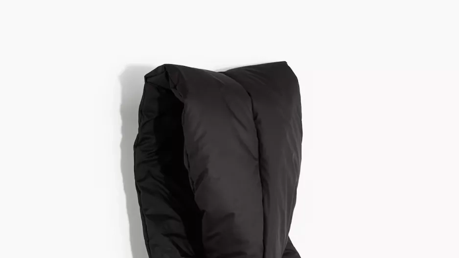 Vatovaná šála s průstřihem Vatovaná šála s průstřihem