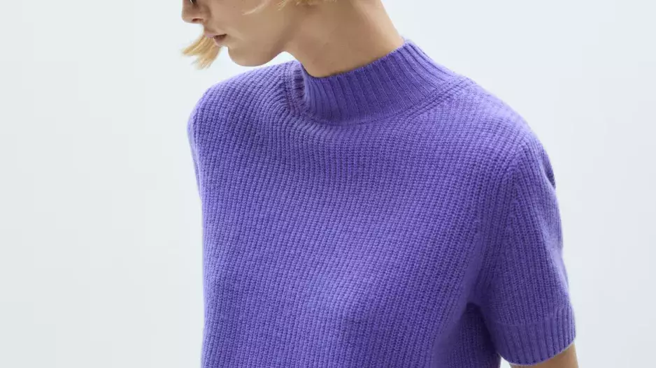 Vlněný svetr s krátkým rukávem Vlněný svetr s krátkým rukávem