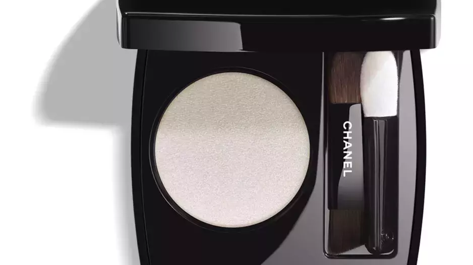 Chanel Ombre Essentielle Multi-Use Top Coat Chanel Ombre Essentielle Multi-Use Top Coat