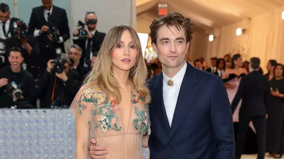 Suki Waterhouse a Robert Pattinson Suki Waterhouse a Robert Pattinson