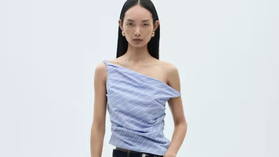 Asymetrický top s řasením a proužky Asymetrický top s řasením a proužky