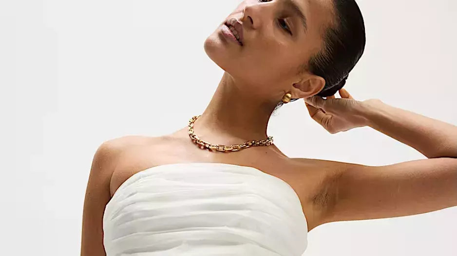 Bílý peplum top bez ramínek Bílý peplum top bez ramínek